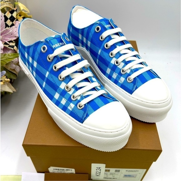 Men’s Burberry, Jack vivid blue check sneaker size 44 made in Italy - Picture 1 of 7